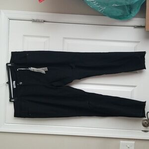 NWT Escolour Women's Distressed Skinny jeans